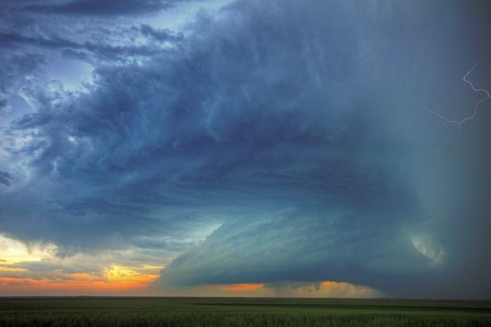 clouds formation before the storm