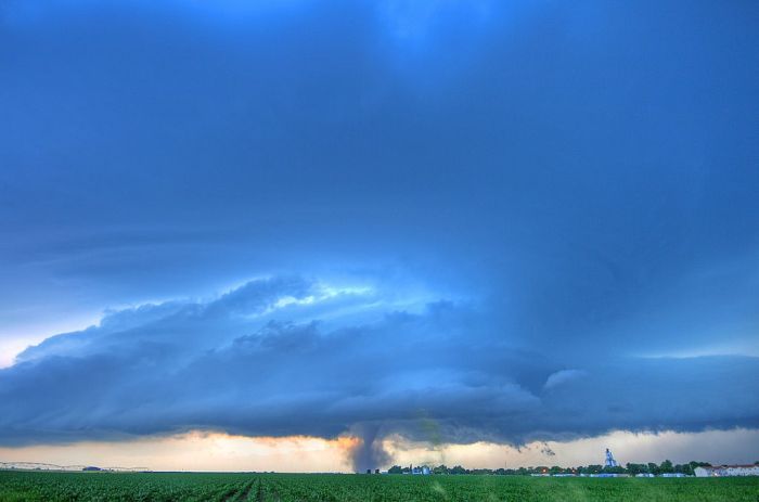 clouds formation before the storm