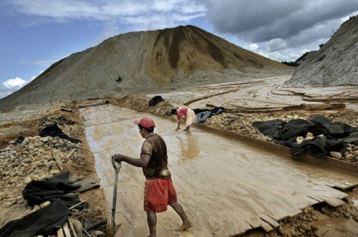 Gold rush, Peruvian Amazon, Madre de Dios, Peru