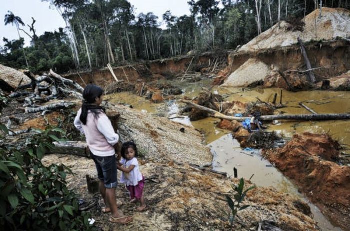 Gold rush, Peruvian Amazon, Madre de Dios, Peru