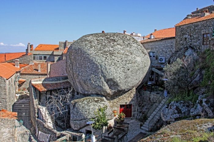 Monsanto village built among rocks, Portuguese Freguesia, Idanha-a-Nova, Portugal