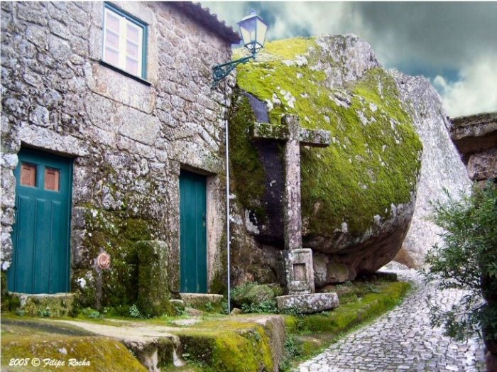 Monsanto village built among rocks, Portuguese Freguesia, Idanha-a-Nova, Portugal