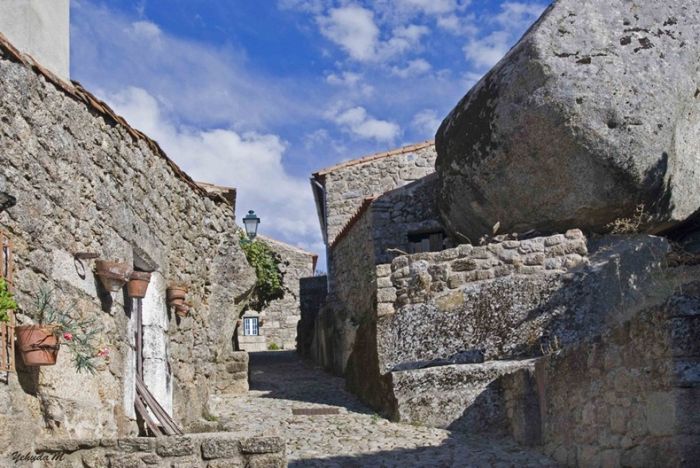 Monsanto village built among rocks, Portuguese Freguesia, Idanha-a-Nova, Portugal