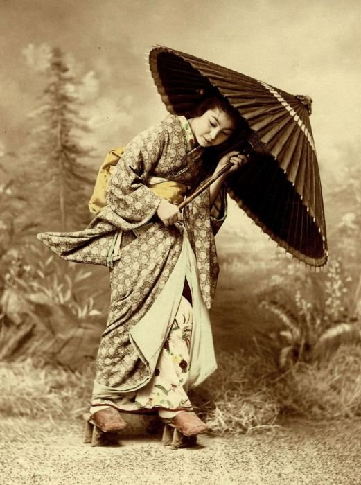 History: Vintage photography of Geisha, Japan