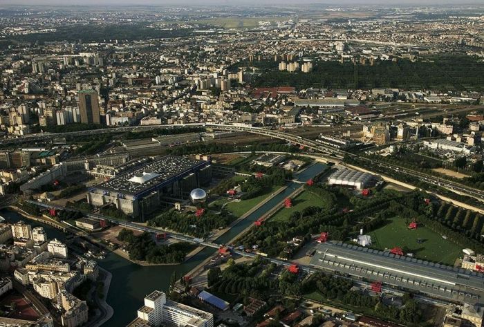 Bird's-eye view of Paris, France