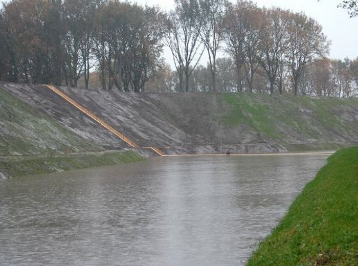 Fort de Roovere bridge, West Brabant Water Line, Netherlands