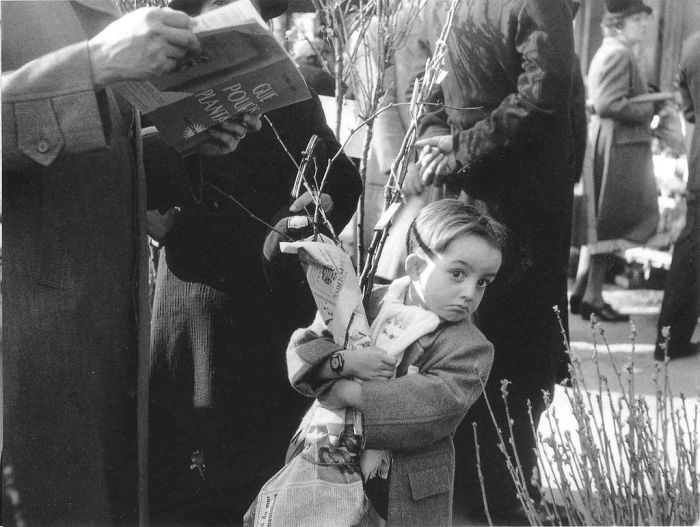 History: Paris in 1940-50s, France by Robert Doisneau