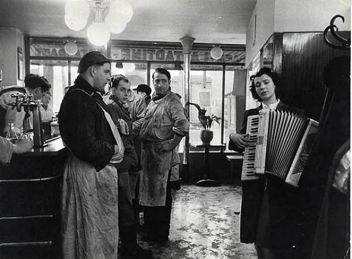 History: Paris in 1940-50s, France by Robert Doisneau