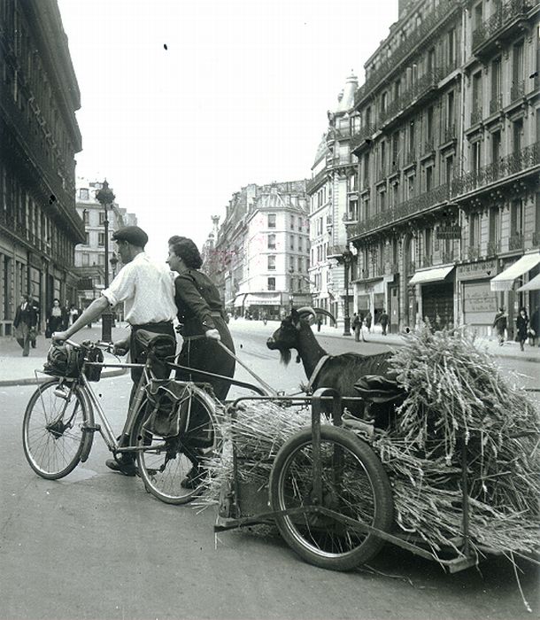 History: Paris in 1940-50s, France by Robert Doisneau