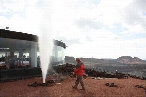 El diablo restaurant, Timanfaya National Park, Lanzarote, Spain