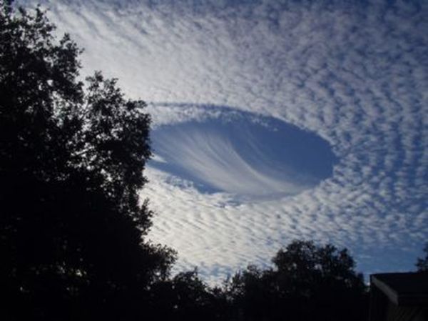 sky fallstreak hole cloud