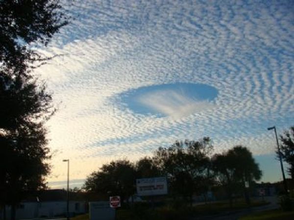 sky fallstreak hole cloud