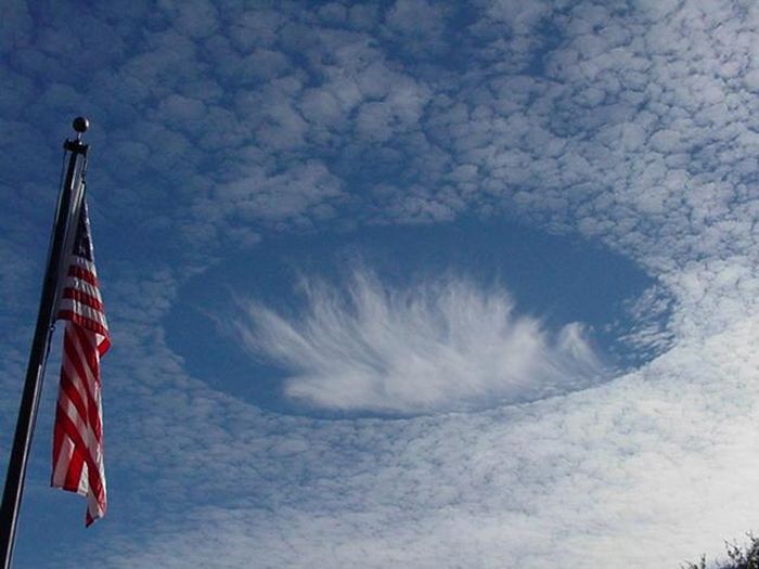 sky fallstreak hole cloud