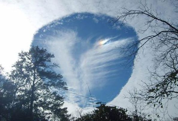 sky fallstreak hole cloud