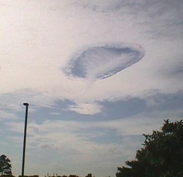 sky fallstreak hole cloud