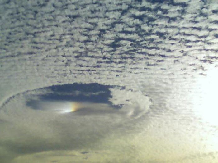 sky fallstreak hole cloud