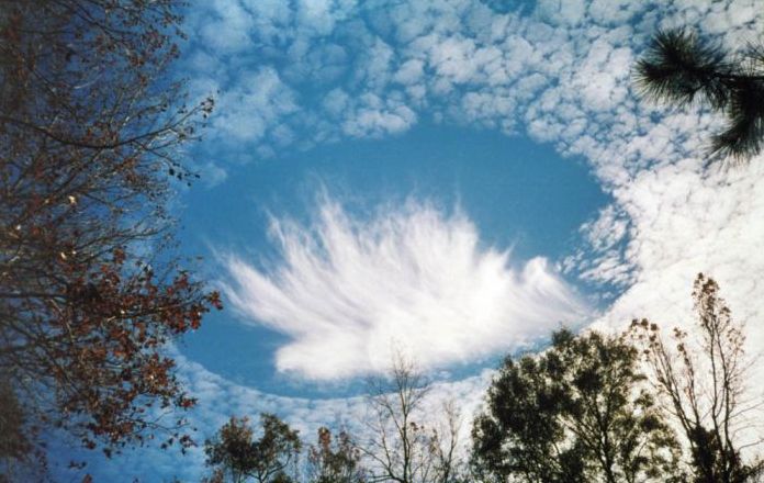 sky fallstreak hole cloud