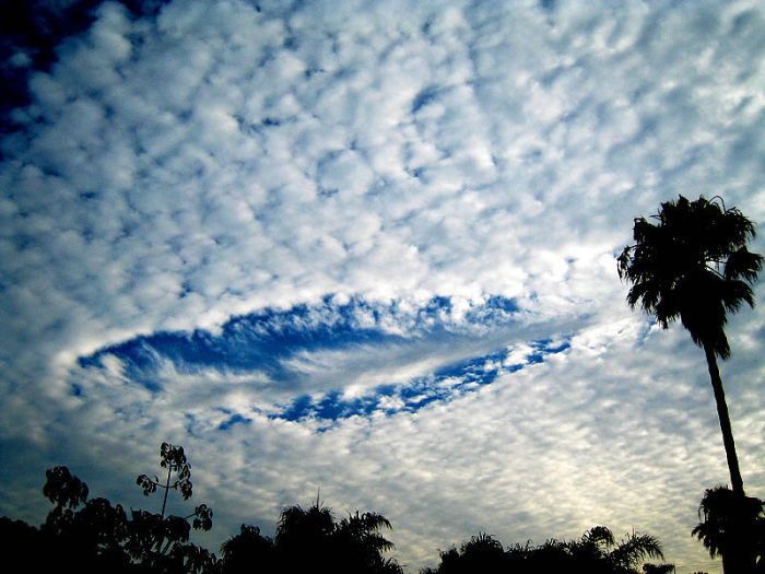 sky fallstreak hole cloud