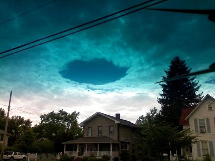 sky fallstreak hole cloud