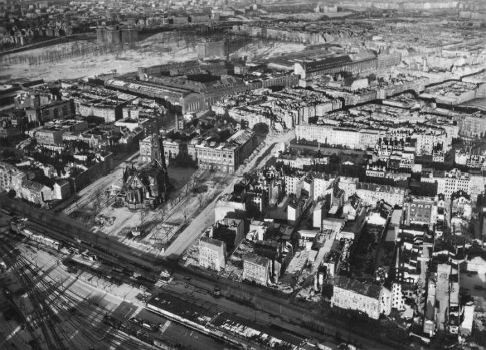 History: World War II photography, Berlin, Germany