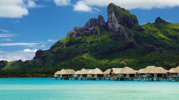 Four Seasons resort, Bora Bora, Society Islands, French Polynesia, Pacific Ocean