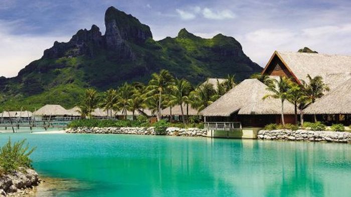 Four Seasons resort, Bora Bora, Society Islands, French Polynesia, Pacific Ocean