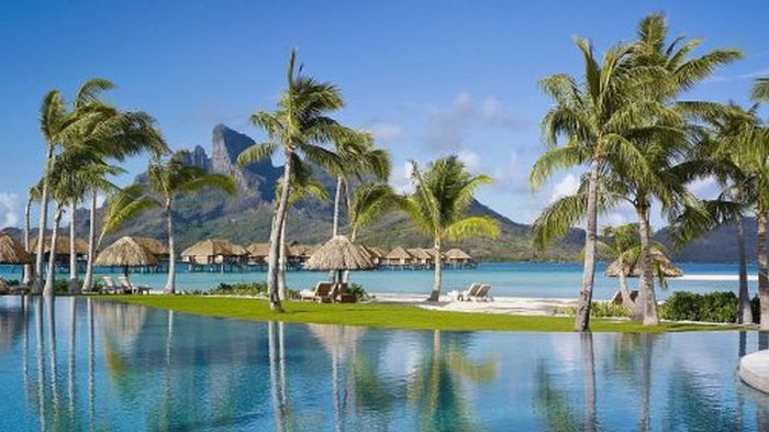 Four Seasons resort, Bora Bora, Society Islands, French Polynesia, Pacific Ocean