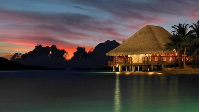 Four Seasons resort, Bora Bora, Society Islands, French Polynesia, Pacific Ocean