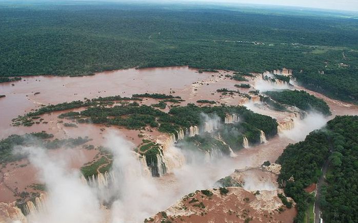 The Devil's Throat (Garganta do diablo), Iguazu river, Brazil, Argentina border