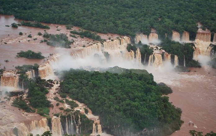 The Devil's Throat (Garganta do diablo), Iguazu river, Brazil, Argentina border