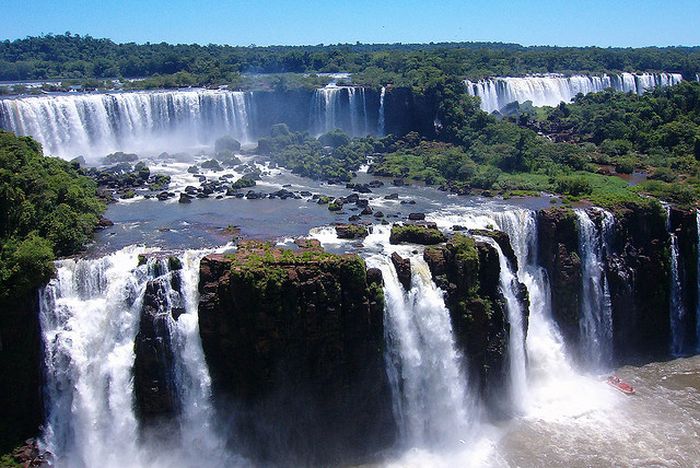 The Devil's Throat (Garganta do diablo), Iguazu river, Brazil, Argentina border