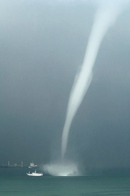 waterspout tornado