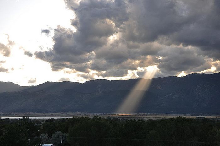 sunlight rays landscape photography