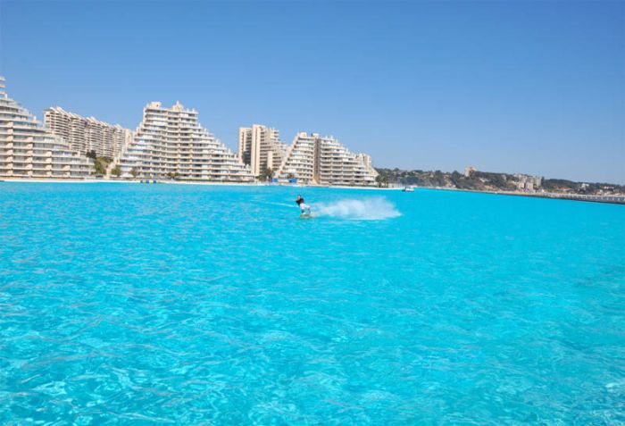 San Alfonso del Mar pool and resort, Algarrobo, Chile