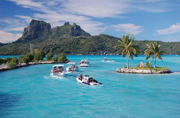 Bora Bora, Society Islands, French Polynesia, Pacific Ocean