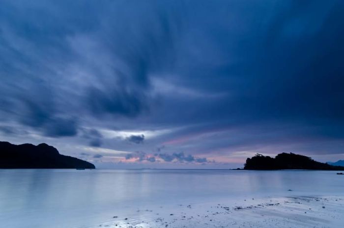 photos of beaches and shorelines