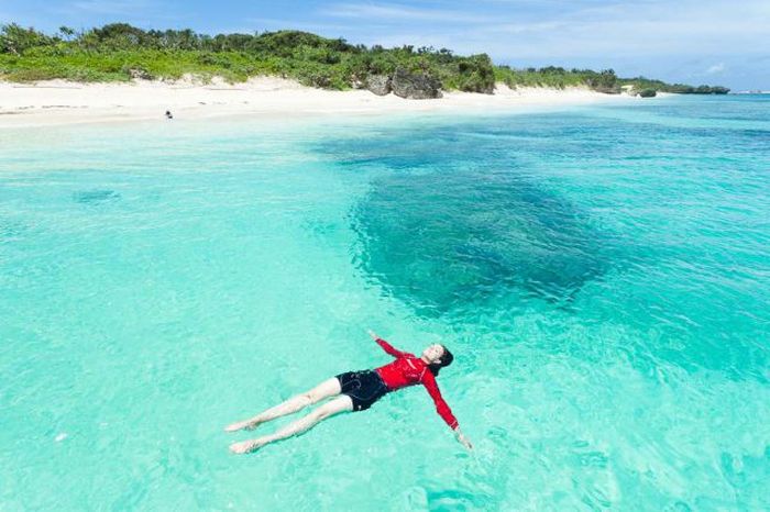 photos of beaches and shorelines