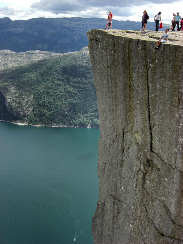 Preikestolen, Hyvlatonnå, Preacher's Pulpit Rock, Lysefjorden, Forsand, Ryfylke, Norway