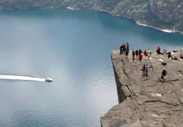 Preikestolen, Hyvlatonnå, Preacher's Pulpit Rock, Lysefjorden, Forsand, Ryfylke, Norway