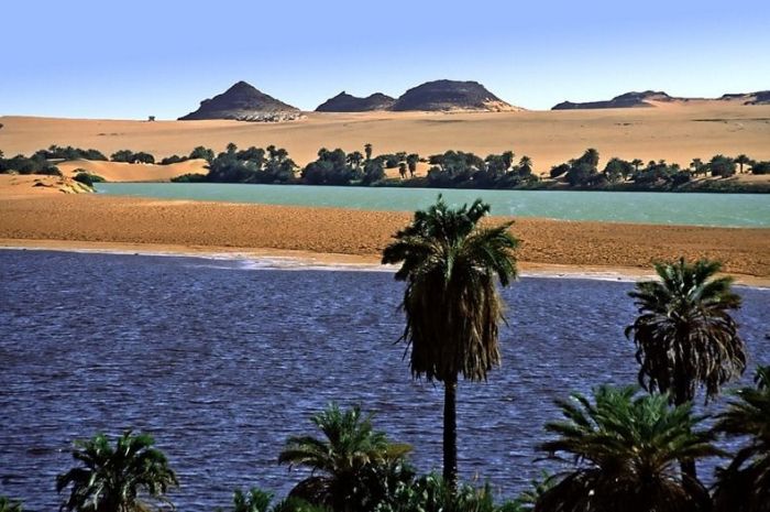 Lakes of Ounianga, Sahara desert, Chad