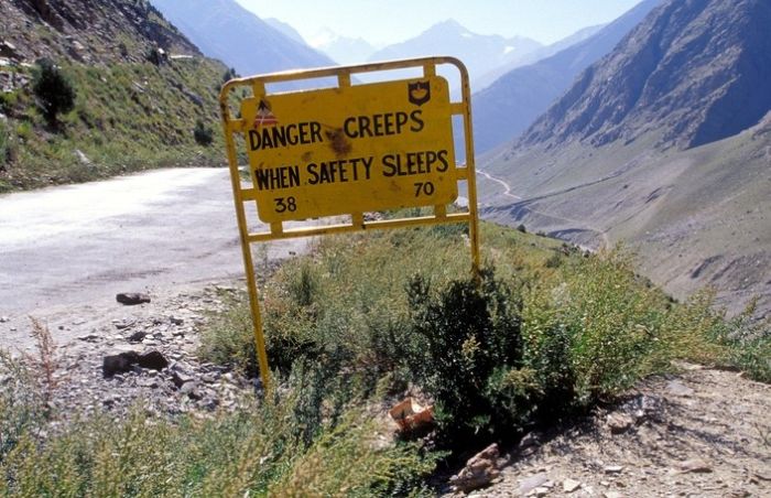 Leh–Manali Highway road signs, Jammu - Kashmir - Himachal Pradesh states, India