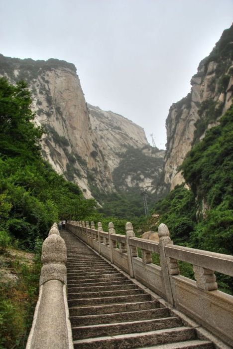 Hua shan hiking trail, Huayin, Shaanxi province, China