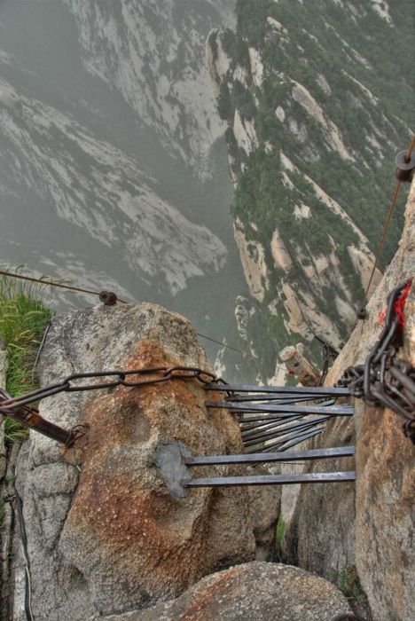 Hua shan hiking trail, Huayin, Shaanxi province, China