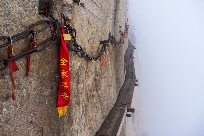 Hua shan hiking trail, Huayin, Shaanxi province, China