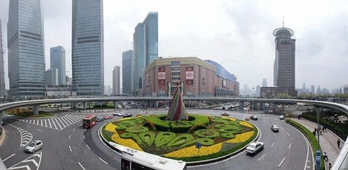 Lujiazui Pedestrian Bridge, Pudong district, Shanghai, China