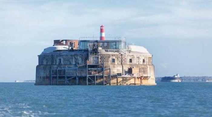 Spitbank Fort Clarenco Hotel, Solent, Portsmouth, England