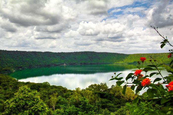 volcanic crater lake