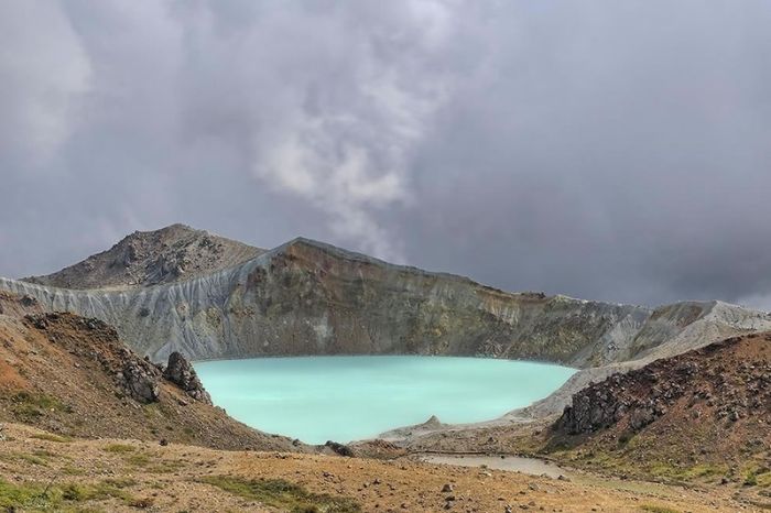 volcanic crater lake