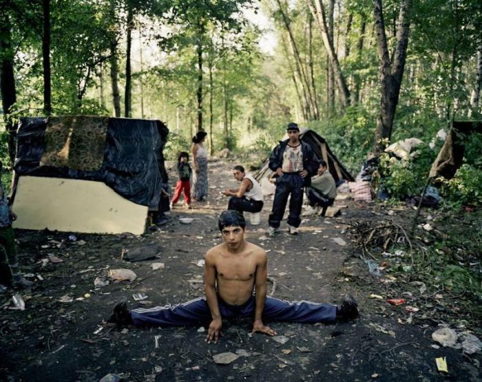 Life of gypsies by Joakim Eskildsen