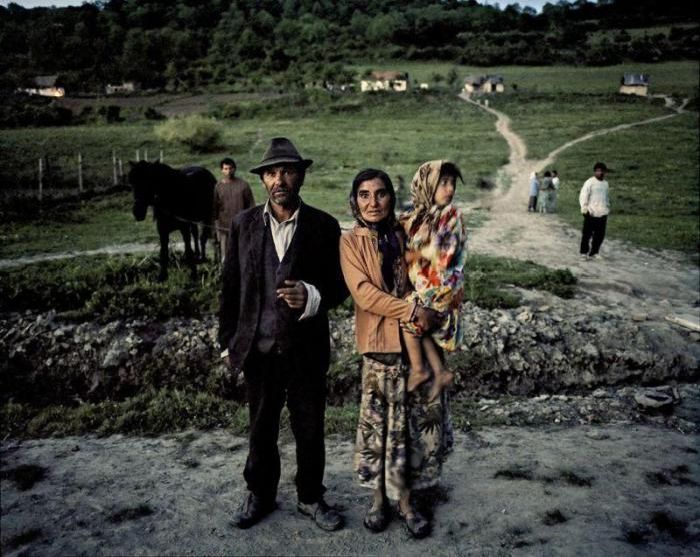 Life of gypsies by Joakim Eskildsen